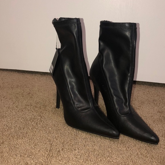 Pointed toe bootie - Picture 1 of 3